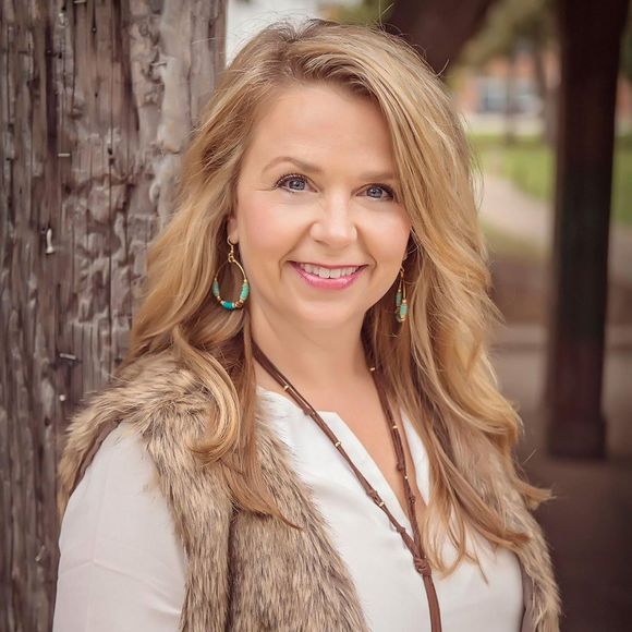 Meet your Posher, Allison - Picture 1 of 1